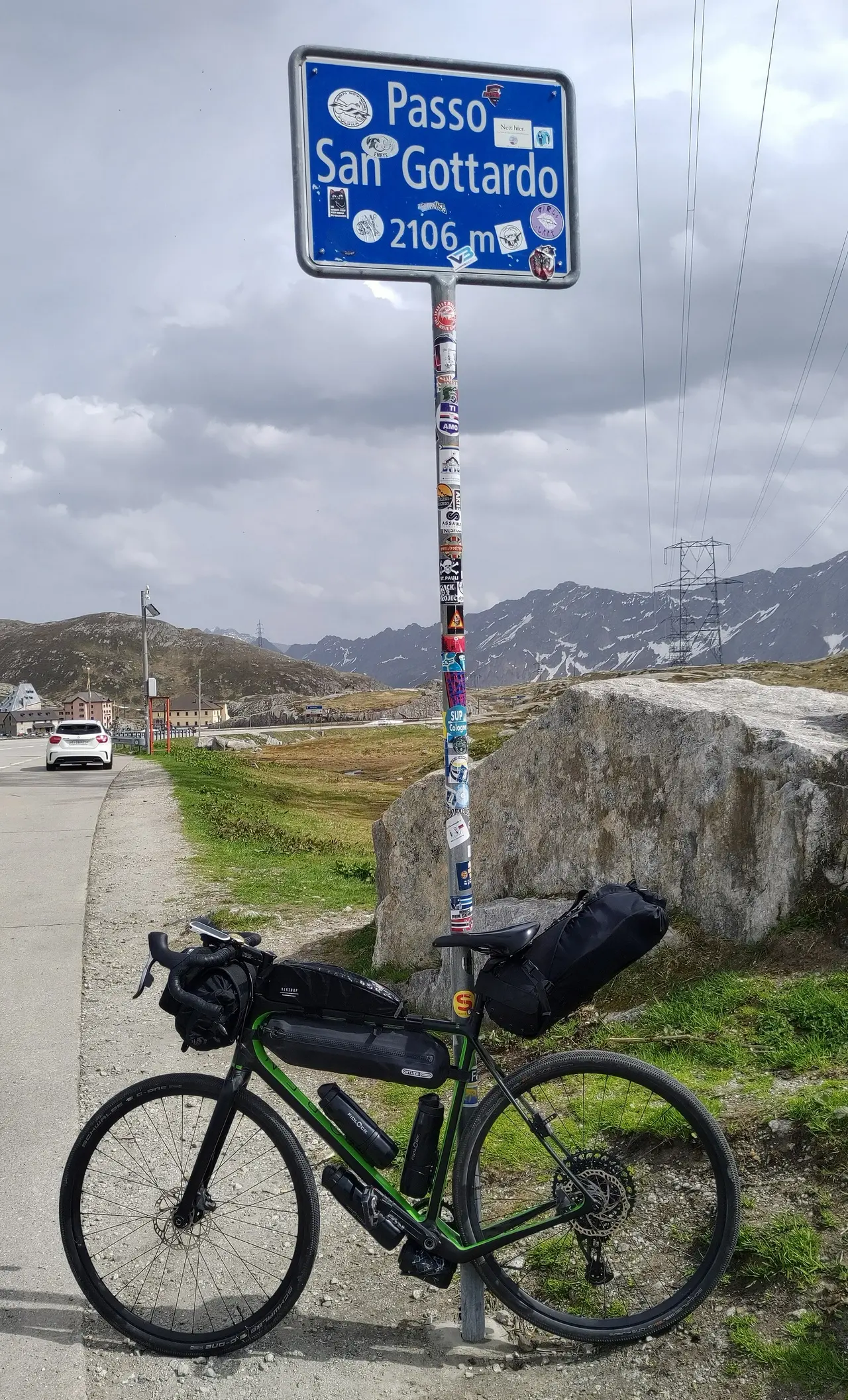 Mein Gravelbike auf dem Gotthardpass